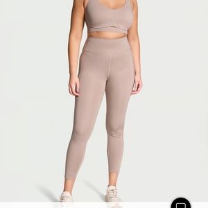 Victorias Secret VSX ESSENTIAL HIGH RISE POCKET LEGGING